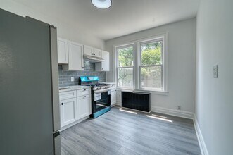 175 Zabriskie St in Jersey City, NJ - Building Photo - Building Photo