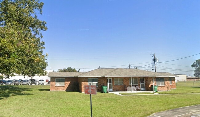 33095 Bowie St in White Castle, LA - Building Photo - Building Photo