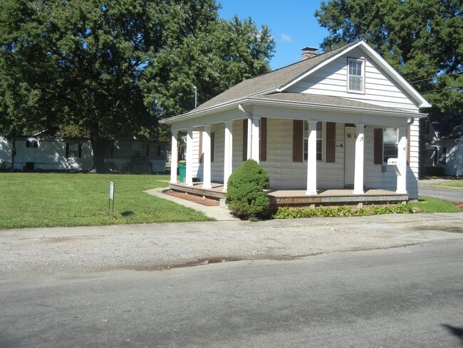 15 N 4th St in Mascoutah, IL - Building Photo - Building Photo