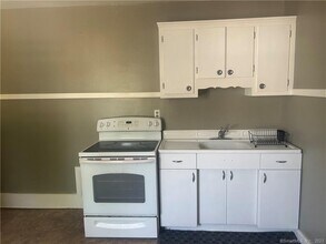 115 High St in Bristol, CT - Building Photo - Building Photo