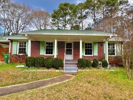4114 Brownlee Dr in Tucker, GA - Building Photo