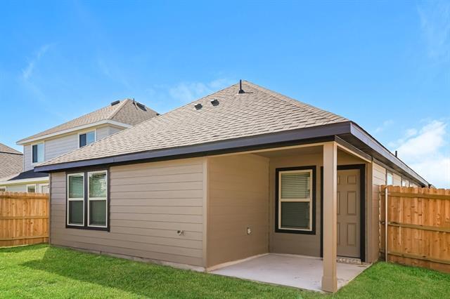 512 Sussex Dr in Everman, TX - Building Photo - Building Photo