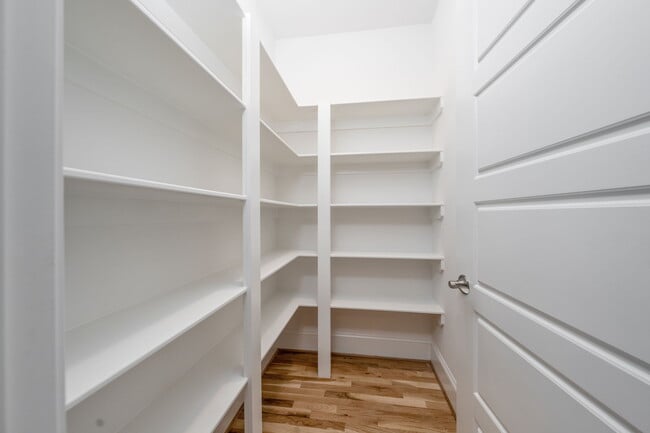 property at 3818 Lands End Ct