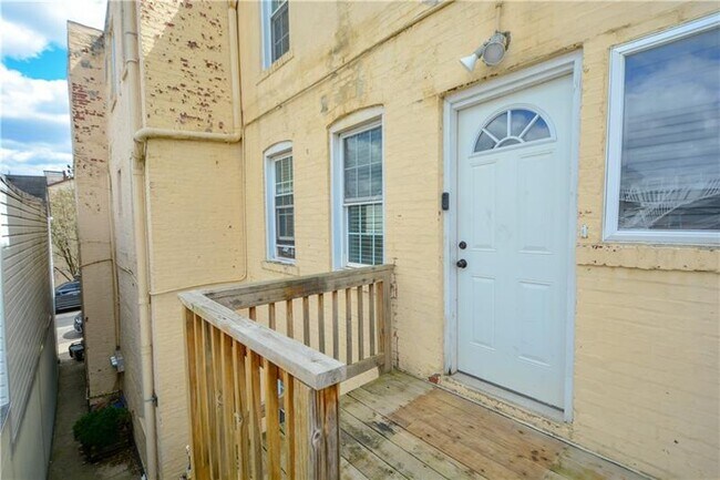 180 S 17th St in Pittsburgh, PA - Building Photo - Building Photo