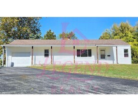 10917 Pear Tree Ln in St. Ann, MO - Building Photo