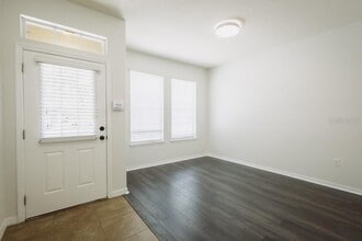 7557 Azalea Cove Cir in Azalea Park, FL - Building Photo - Building Photo