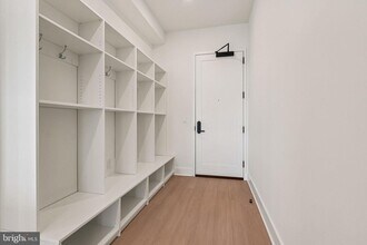 30 W Allens Ln, Unit 418 in Philadelphia, PA - Building Photo - Building Photo