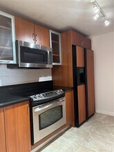 18800 NE 29th Ave in Miami, FL - Building Photo - Building Photo