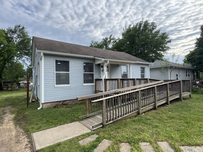 property at 3428 Santa Fe St