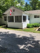 293 Riverside Dr in Kawartha Lakes, ON - Building Photo - Building Photo