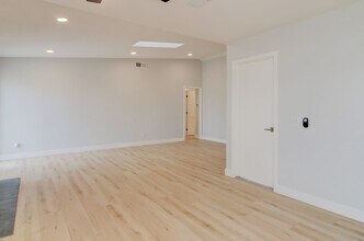 9811 Fair Tide Cir in Huntington Beach, CA - Building Photo - Building Photo