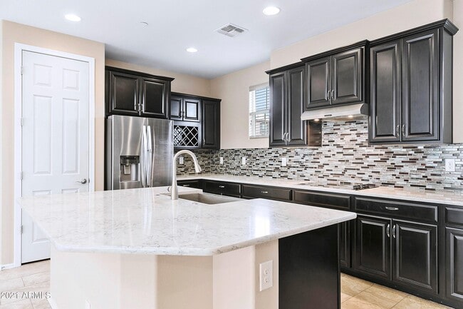 4634 E Tierra Buena Ln