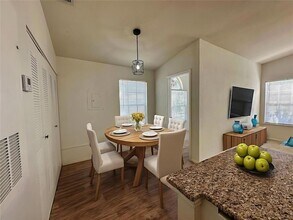 1612 Columbia Arms Cir in Kissimmee, FL - Foto de edificio - Building Photo