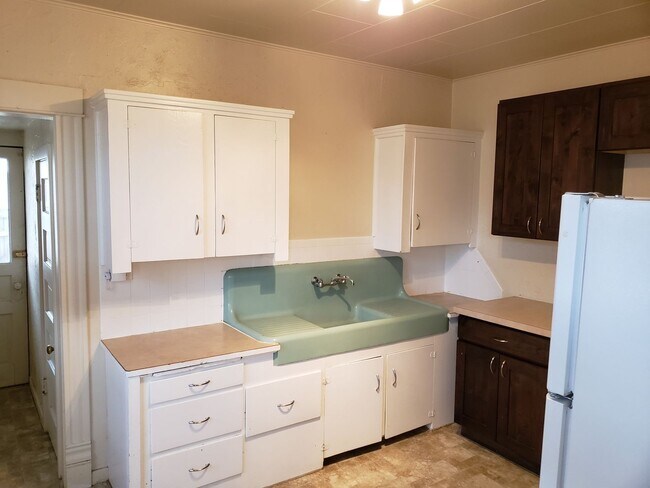 property at 1822 W Washington St