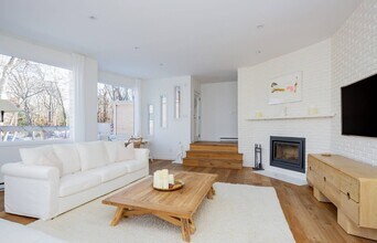 15 Augies Path in East Hampton, NY - Building Photo - Building Photo