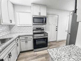 Verandas of Beaumont in Beaumont, TX - Building Photo