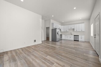 6208 Pembroke Dr in San Diego, CA - Building Photo - Building Photo