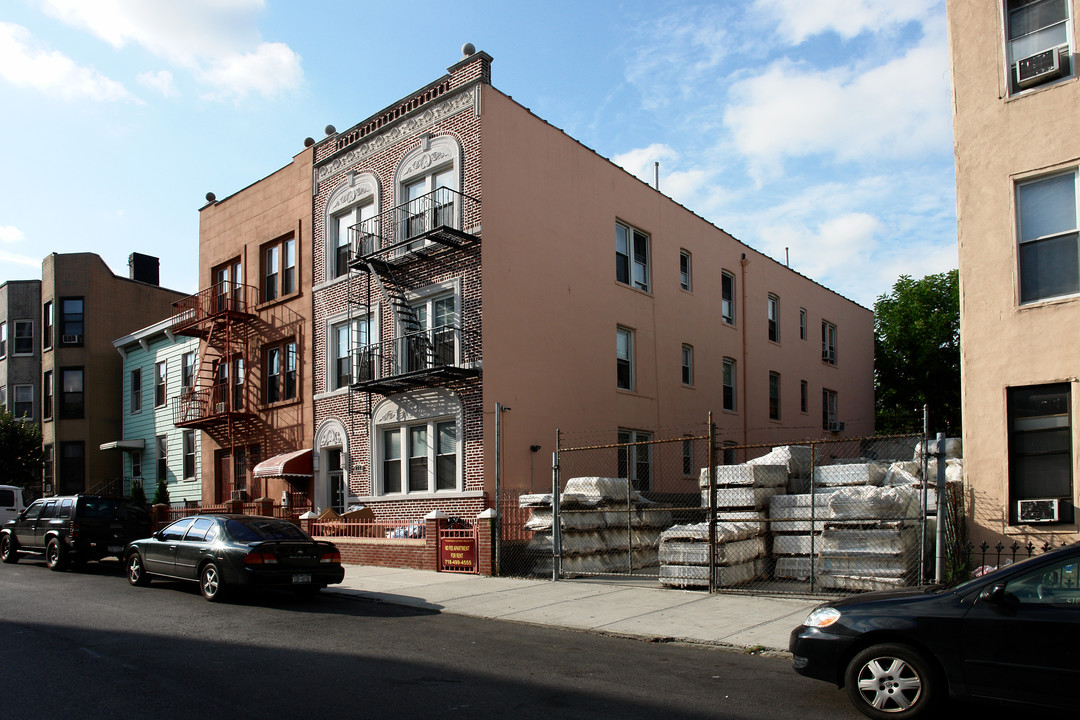 202 23rd St in Brooklyn, NY - Building Photo