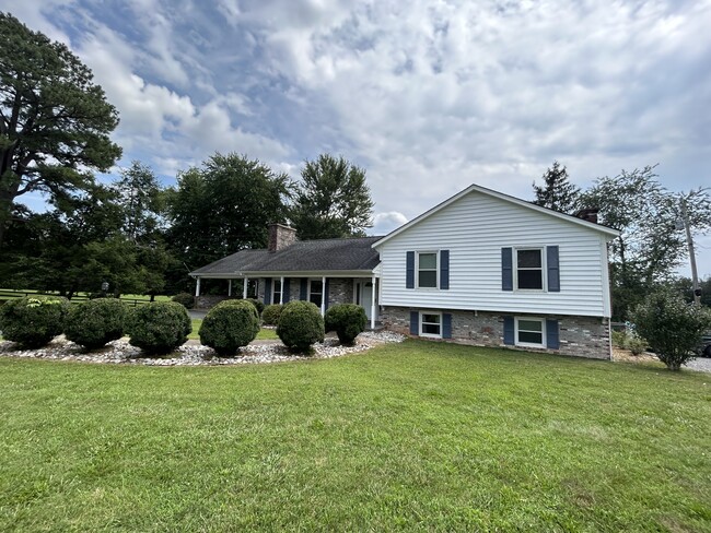 2671 Thomas Jefferson Pky, Unit Home In Palmyra in Palmyra, VA - Foto de edificio - Building Photo