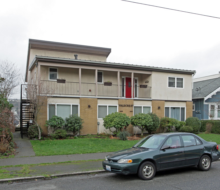 Yalecrest in Seattle, WA - Foto de edificio