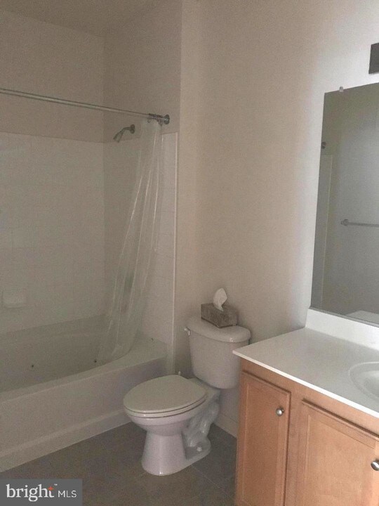 2665 Prosperity Ave-Unit -221 in Fairfax, VA - Building Photo