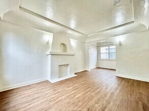 1321 E 48th St-Unit -1325 in Los Angeles, CA - Building Photo - Building Photo