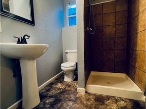 5423-5425 E 27th St in Kansas City, MO - Foto de edificio - Building Photo