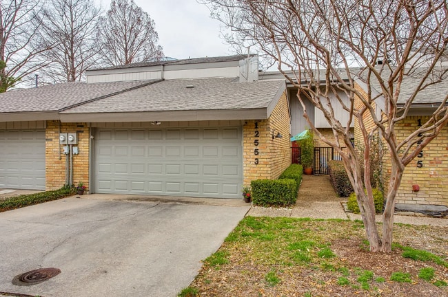 12553 Montego Plz in Dallas, TX - Building Photo - Building Photo