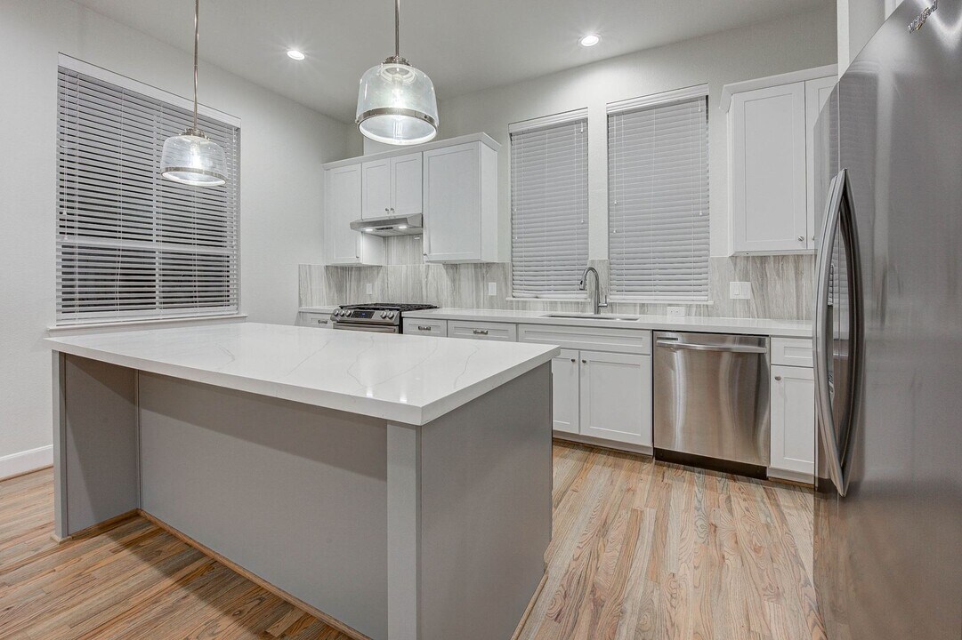 2808 Grand Fountains Dr in Houston, TX - Building Photo