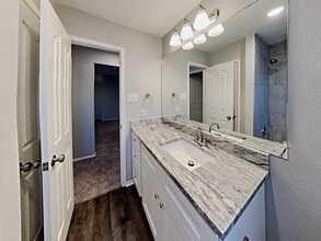 8010 Blackhawk Pass in San Antonio, TX - Foto de edificio - Building Photo
