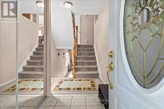 2561 Gill Crescent in Oakville, ON - Building Photo - Building Photo