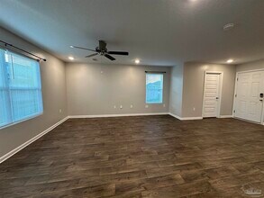 7540 Oak Lake Blvd in Bellview, FL - Building Photo - Building Photo