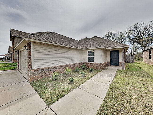 9304 NW 70th St in Yukon, OK - Building Photo - Building Photo