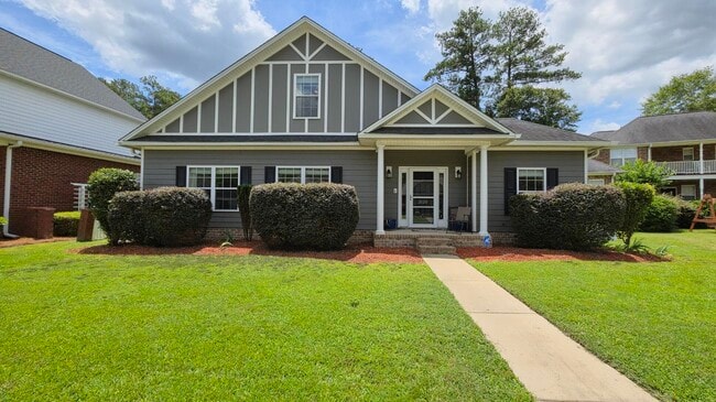 property at 3120 Mayflower Ln