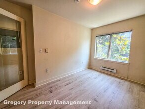 700 E Denny Way in Seattle, WA - Building Photo - Building Photo