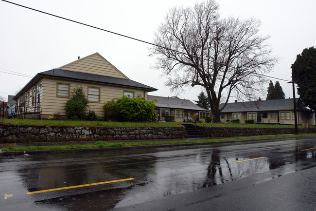 2515-2531 N Killingsworth St in Portland, OR - Building Photo - Building Photo