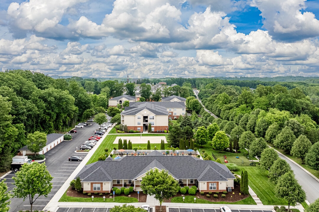 Legacy at Linden Park in Lynchburg, VA - Foto de edificio
