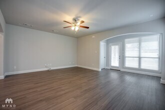 3308 Damsel Sauvage Ln in Lewisville, TX - Foto de edificio - Building Photo