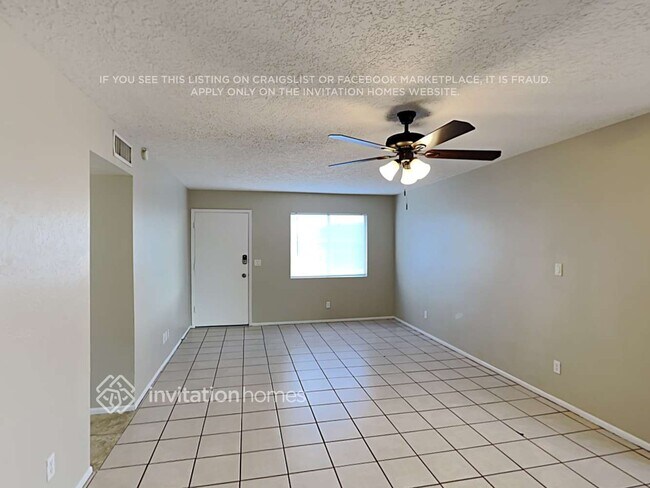 6440 E Akron St in Mesa, AZ - Foto de edificio - Building Photo
