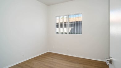 Siena Terrace in Lake Forest, CA - Building Photo - Building Photo