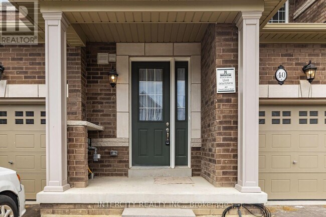 40 Donald Stewart Rd in Brampton, ON - Building Photo - Building Photo