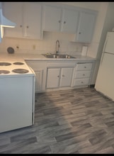 2421 Country Club Blvd in Stockton, CA - Foto de edificio - Building Photo