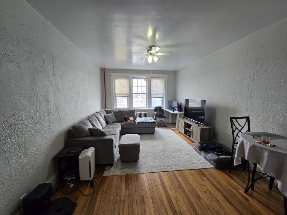 1691 Commonwealth Ave, Unit 11 in Boston, MA - Building Photo