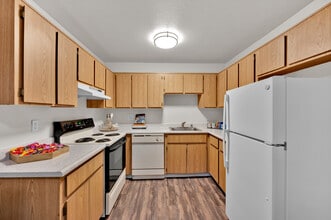 ASHFORD PARK in Sacramento, CA - Foto de edificio - Interior Photo