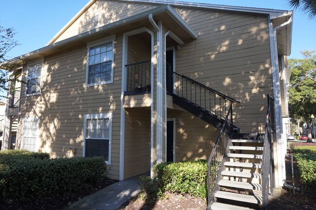 1061 S Hiawassee Rd in Orlando, FL - Building Photo - Building Photo