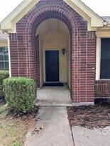 11050 Springsong Dr in Houston, TX - Building Photo