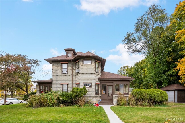 909 Prospect St in Elgin, IL - Building Photo - Building Photo