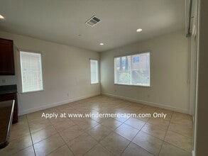 8428 Carcavelos Way in Elk Grove, CA - Building Photo - Building Photo