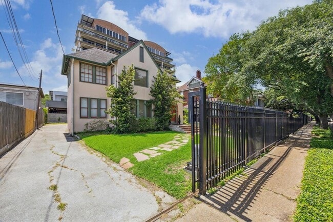 408 Marshall St in Houston, TX - Building Photo - Building Photo