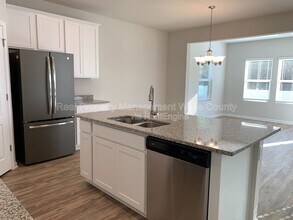 3116 Lake Barkley Way in Fuquay Varina, NC - Building Photo - Building Photo